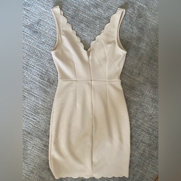 XS Hello Molly dress - Picture 2 of 2